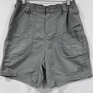 Realtree Men's Fishing Cargo Shorts in Gray